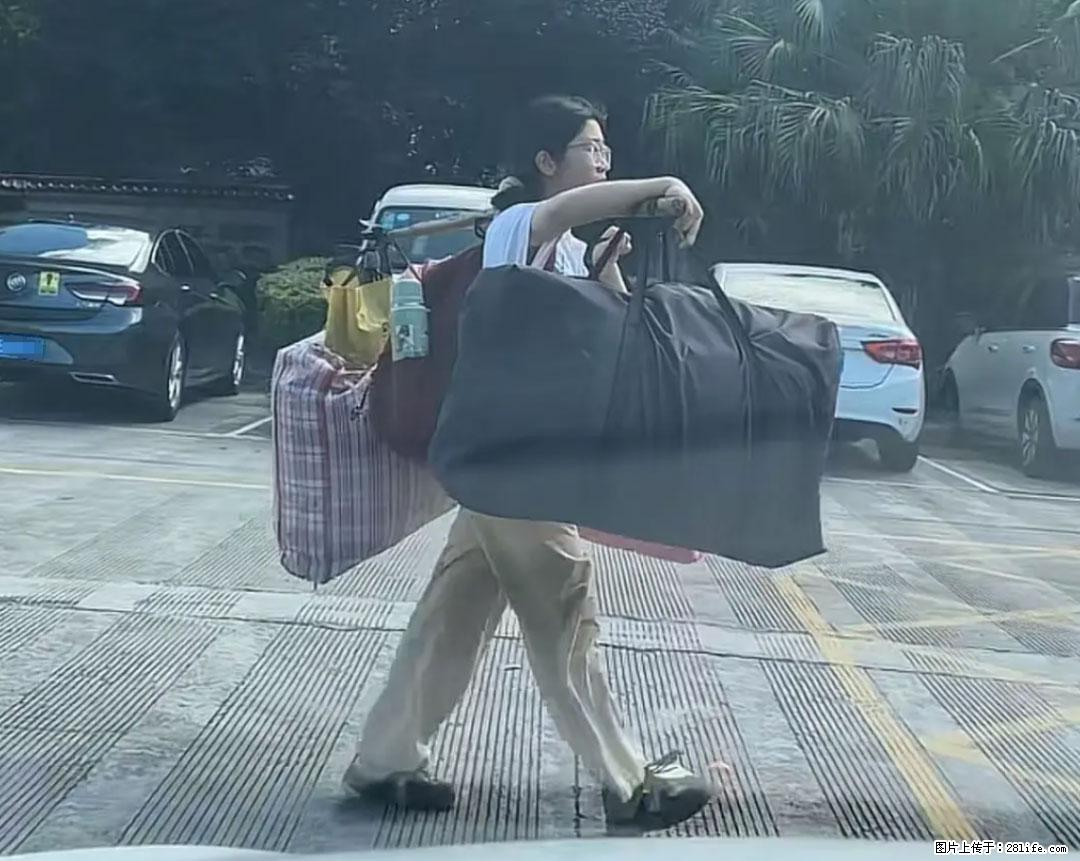 全网追的“扁担女孩”，找了一份暑假工，时薪12元 - 和田生活资讯 - 和田28生活网 ht.28life.com