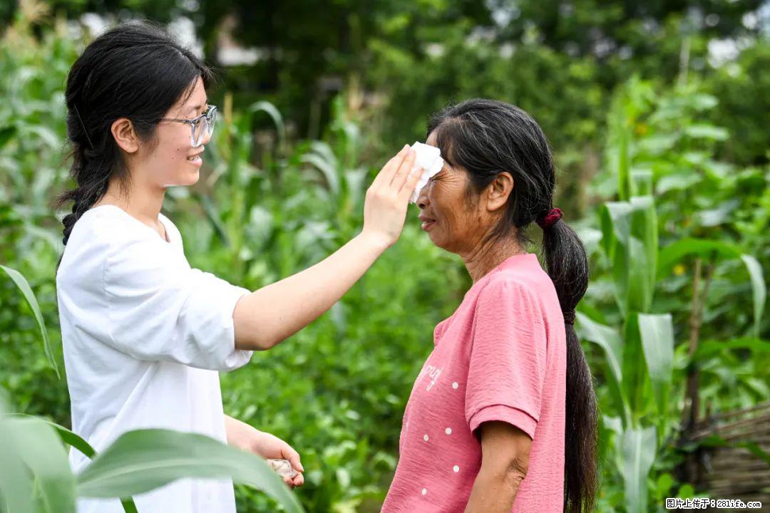 全网追的“扁担女孩”，找了一份暑假工，时薪12元 - 和田生活资讯 - 和田28生活网 ht.28life.com